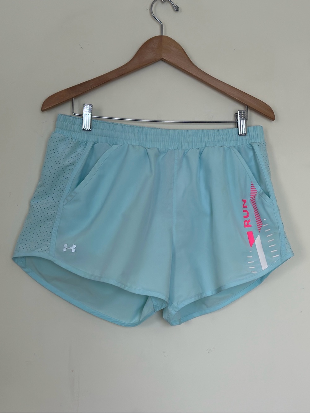 Under Armour Running Shorts Built-In Underwear Sz L Athletic